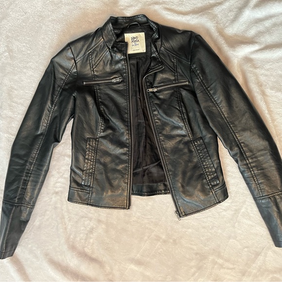 Small Vera Moda Leather Jacket - Picture 1 of 1